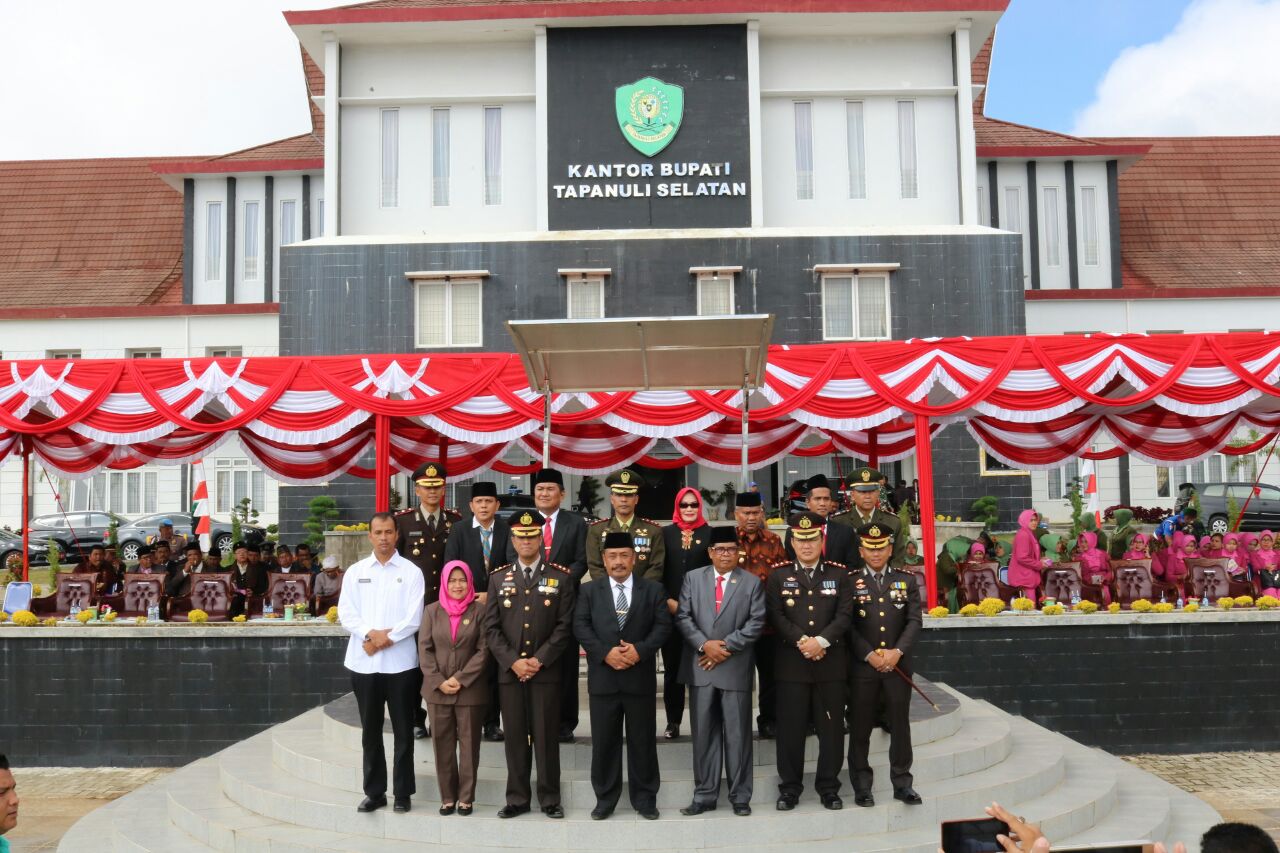 HUT TNI Ke 72 Berjalan Hikmat